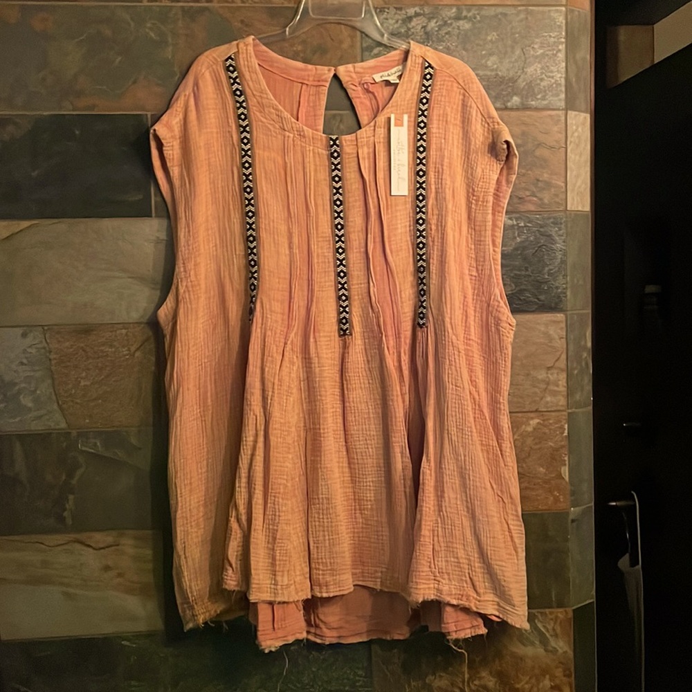 NWT Oli and Hali Distressed Tunic